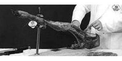 Jamon. Cortar el jamón. Paso 5.