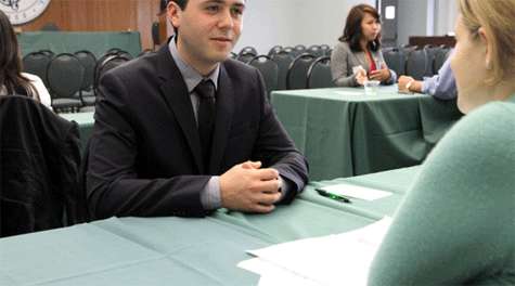 Entrevista de trabajo. Entrevista de trabajo a un candidato.