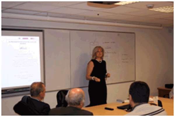 Esmeralda Blanco. Esmeralda Blanco durante la conferecnia 'El protocolo social en las empresas'.
