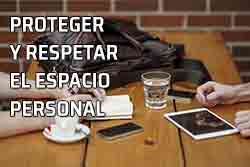 Icono espacio personal Saber guardar las distancias. Cuidado con acercarte demasiado a los demás. Pareja comparte una mesa