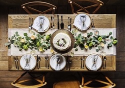 Mesa para una comida Mesa decorada para una comida
