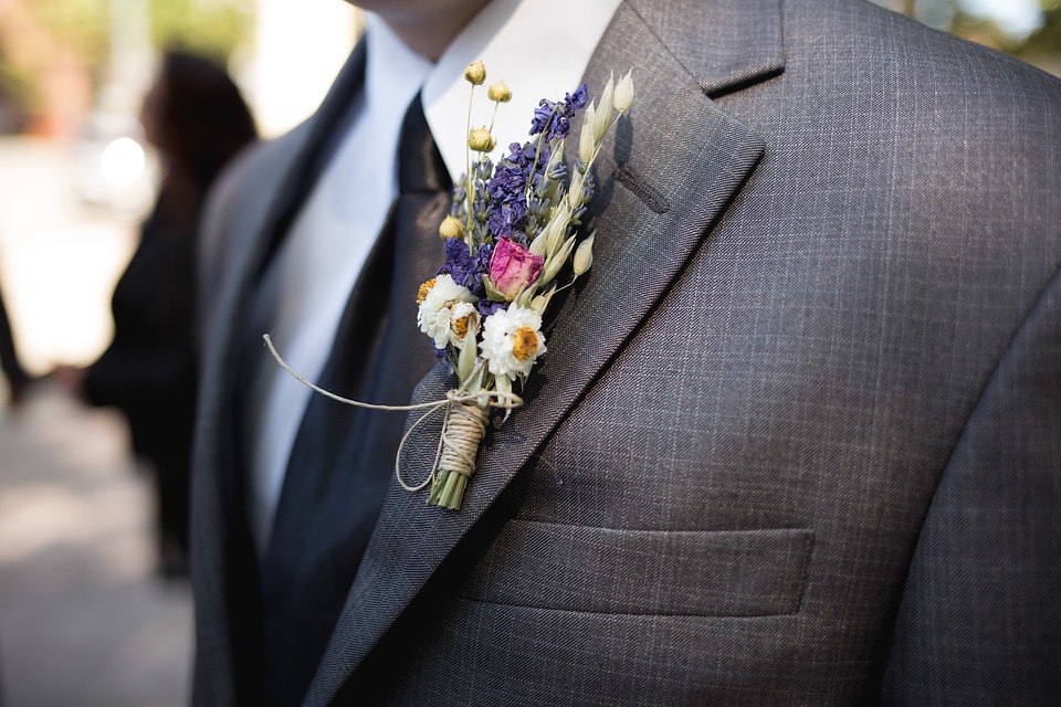 Detalle floral. Detalle floral para chaqueta de hombre