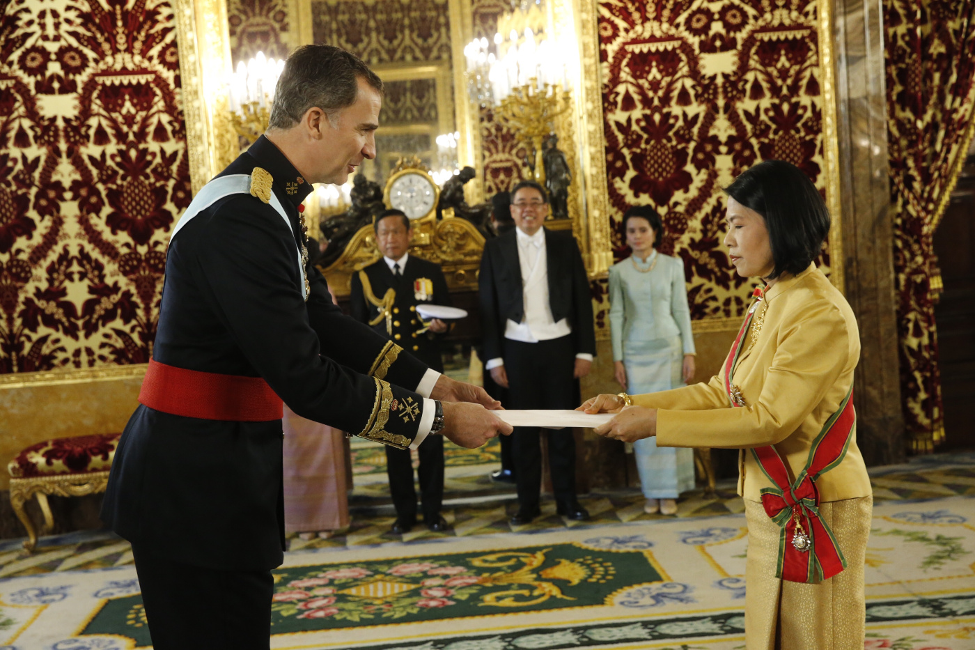 Recepción Cartas Credenciales. Su Majestad el Rey recibe la Carta Credencial de la embajadora del Reino de Tailandia, Rattikul Chansuriya