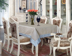 Mesa con mantel Mesa con mantel