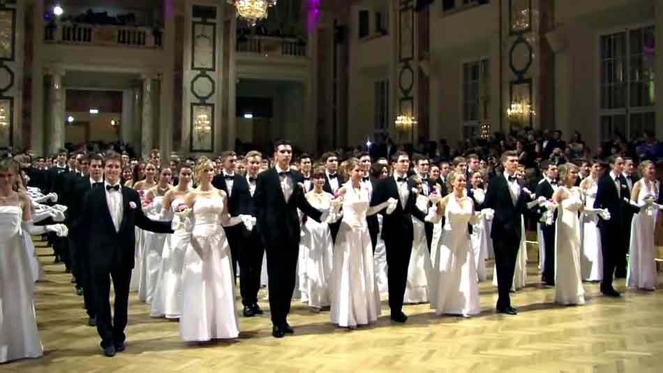 Baile de debutantes. Bailes debutantes. Puesta de largo. Baile de parejas con vals