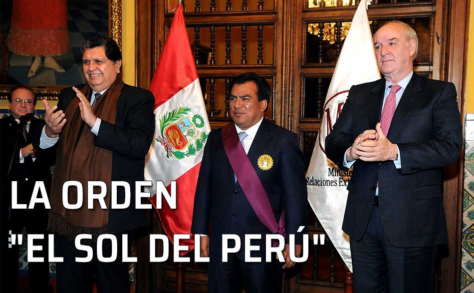 La Orden 'El Sol del Perú'. Distinción impuesta a Javier Velásquez Quesquén