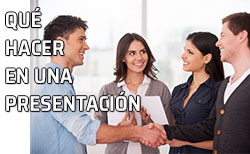 Icono Cosas que hacer cuando nos presentan Dos personas se saludan cuando acaban de ser presentados