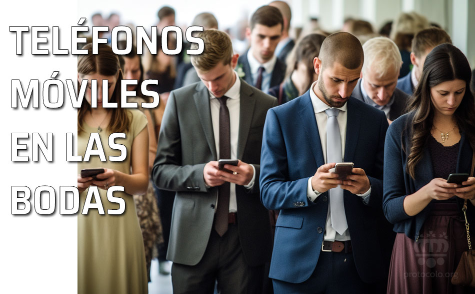 Los teléfonos móviles en las bodas Mejor apagados o en silencio y guardados en el bolsillo. Los novios pueden pedir a sus invitados que no usen los teléfonos móviles, salvo por necesidad urgente