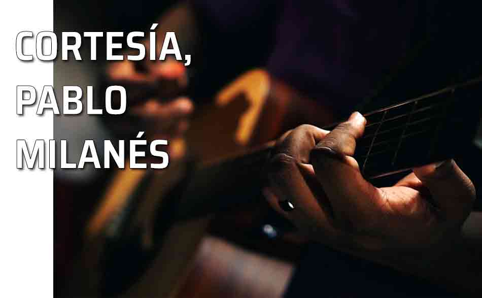 Cantautor con guitarra
