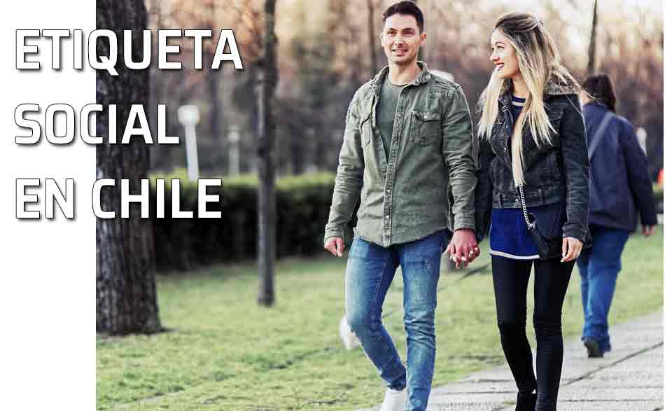 Etiqueta aocial Chile. Pareja dando un paseo