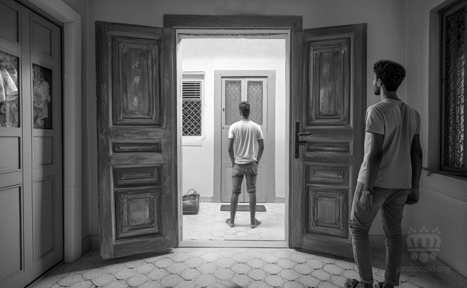 Las visitas deben ser educadas y mostrar respeto hacia sus anfitriones. Las visitas deben ser anunciadas previamente, aunque medie mucha confianza con las personas visitadas