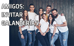 Icono relaciones sociales amigos Grupo de amigos se divierte