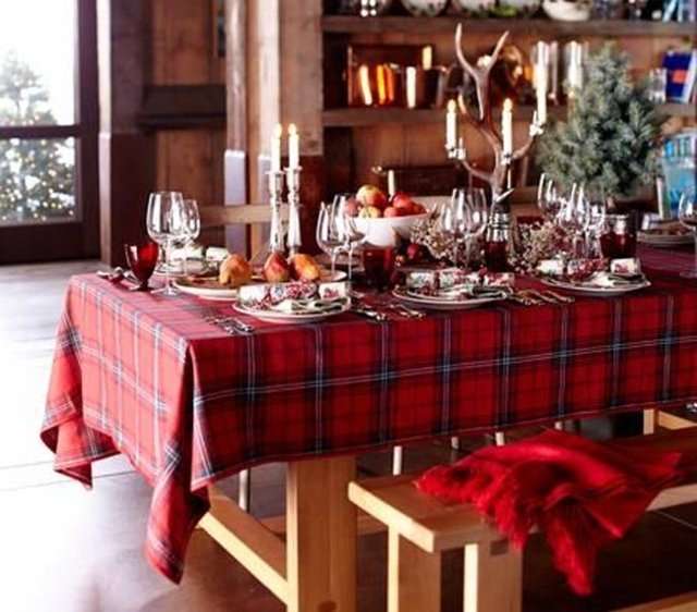 Mesa Navidad. Mantel y mesa de Navidad