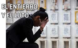 Icono entierro y luto Mujer de luto por la muerte de un ser querido