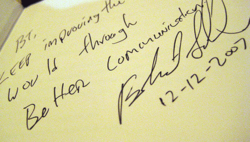 Firma en libro Una firma en un libro de firmas.