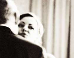 Beso. Saludo con un beso.