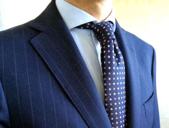 Corbata. Vestir una corbata.