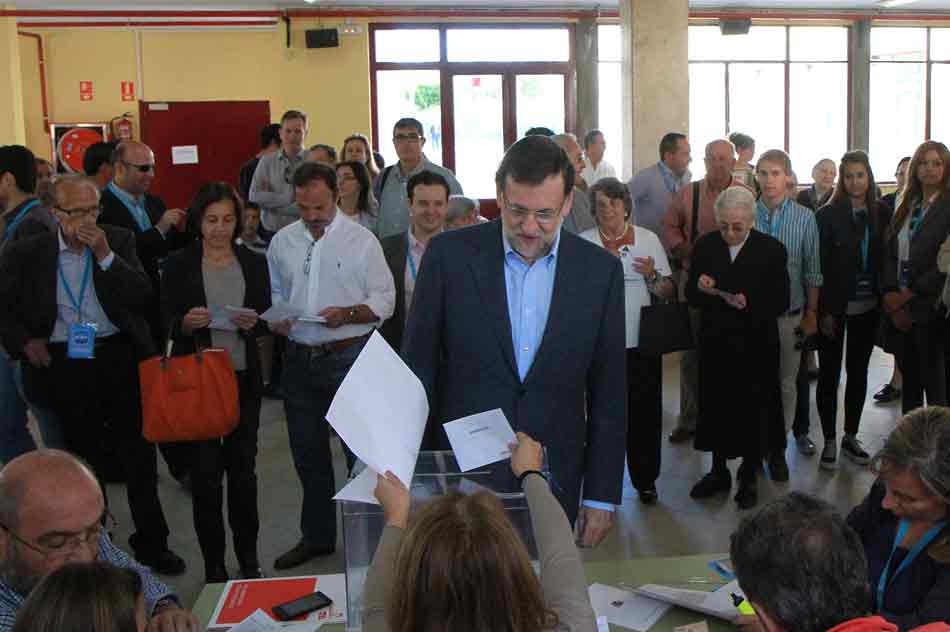 Ganar unas eleccioens. Marketing político, Cómo ganar unas elecciones. Mariano Rajoy vota en unas elecciones