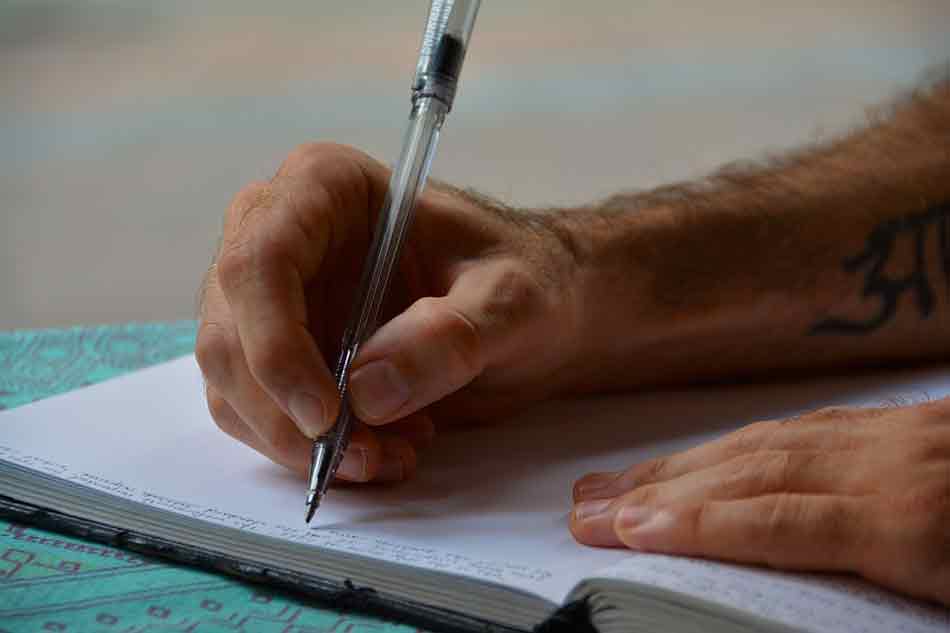 La comunicación por escrito. Comunicar de forma escrita, medio tradicional y dgital