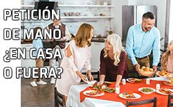 Dónde hacer petición mano Una familia celebra una petición de mano