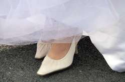 Novia. Detalle de los zapatos de una novia.