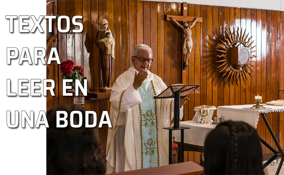 Textos para leer en una boda. Un sacerdote lee varios textos de la Biblia