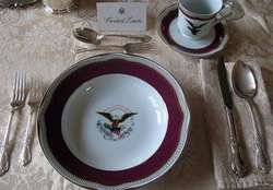 Mesa formal. Mesa Presidente Lincon. Disposición correcta de los cubiertos.