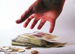 Billetes y monedas.